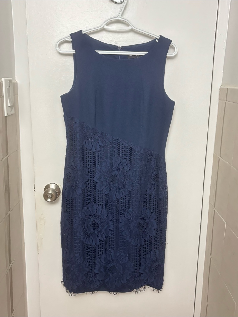 Karl Lagerfeld Paris Navy Sleeveless Asymmetric Dress Floral Lace Sheath size 6